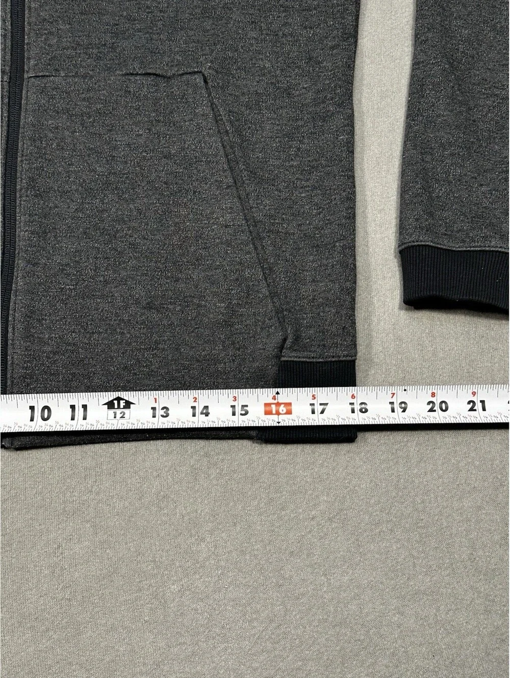 Under Armour Men’s Medium Fitted Full Zip Jacket Gray Athletic Activewear